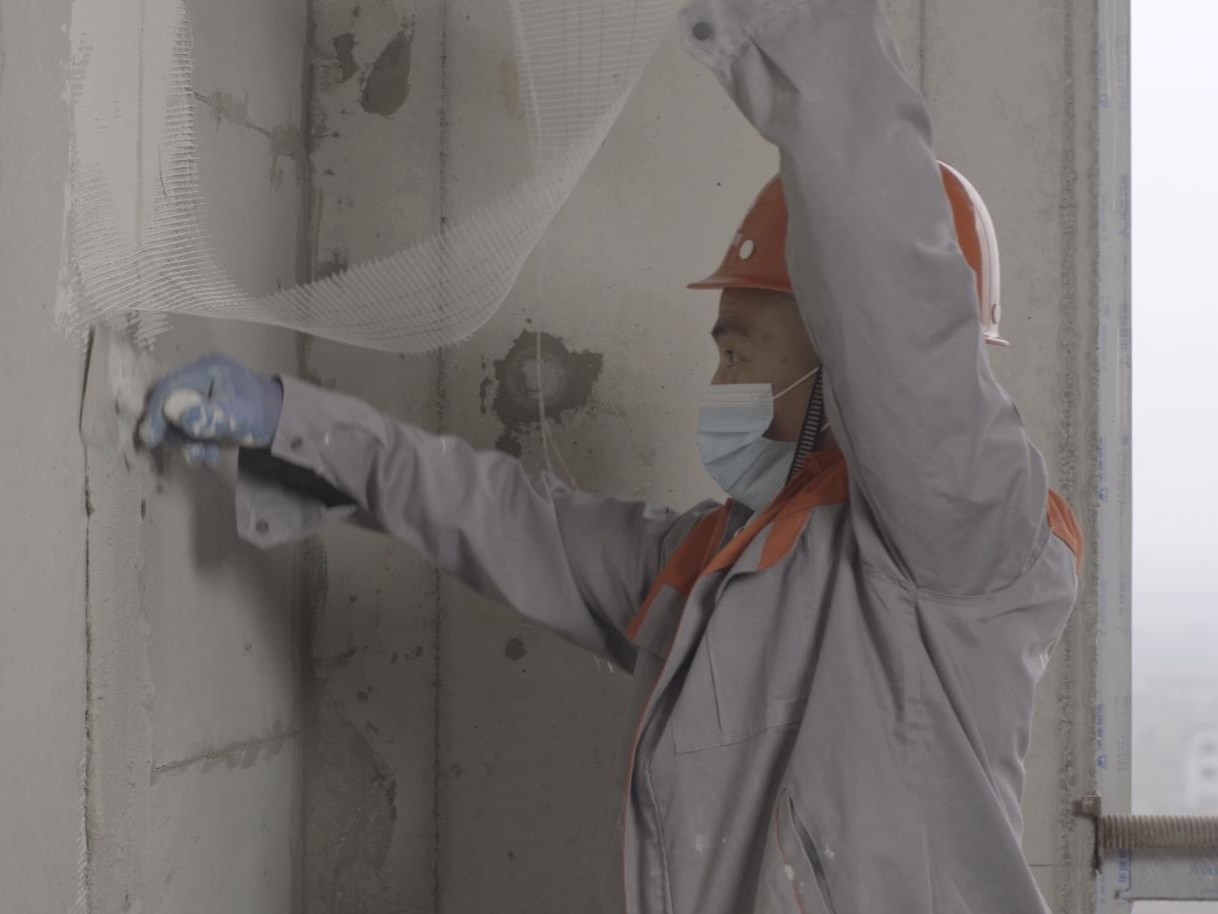 輕質抹灰石膏特殊季節施工專項措施